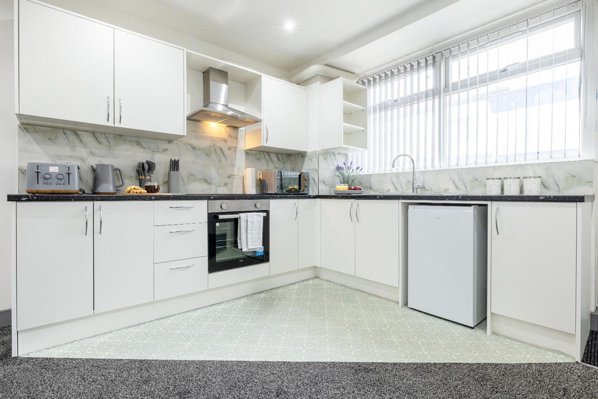 Rnm - Upgraded Business Stay For Travelling Contractors, All Amenities, Private Access Entire Place, Kitchen & Washroom, Smart Tv, Easy Access, Parking Nearby Cradley Heath Exterior foto