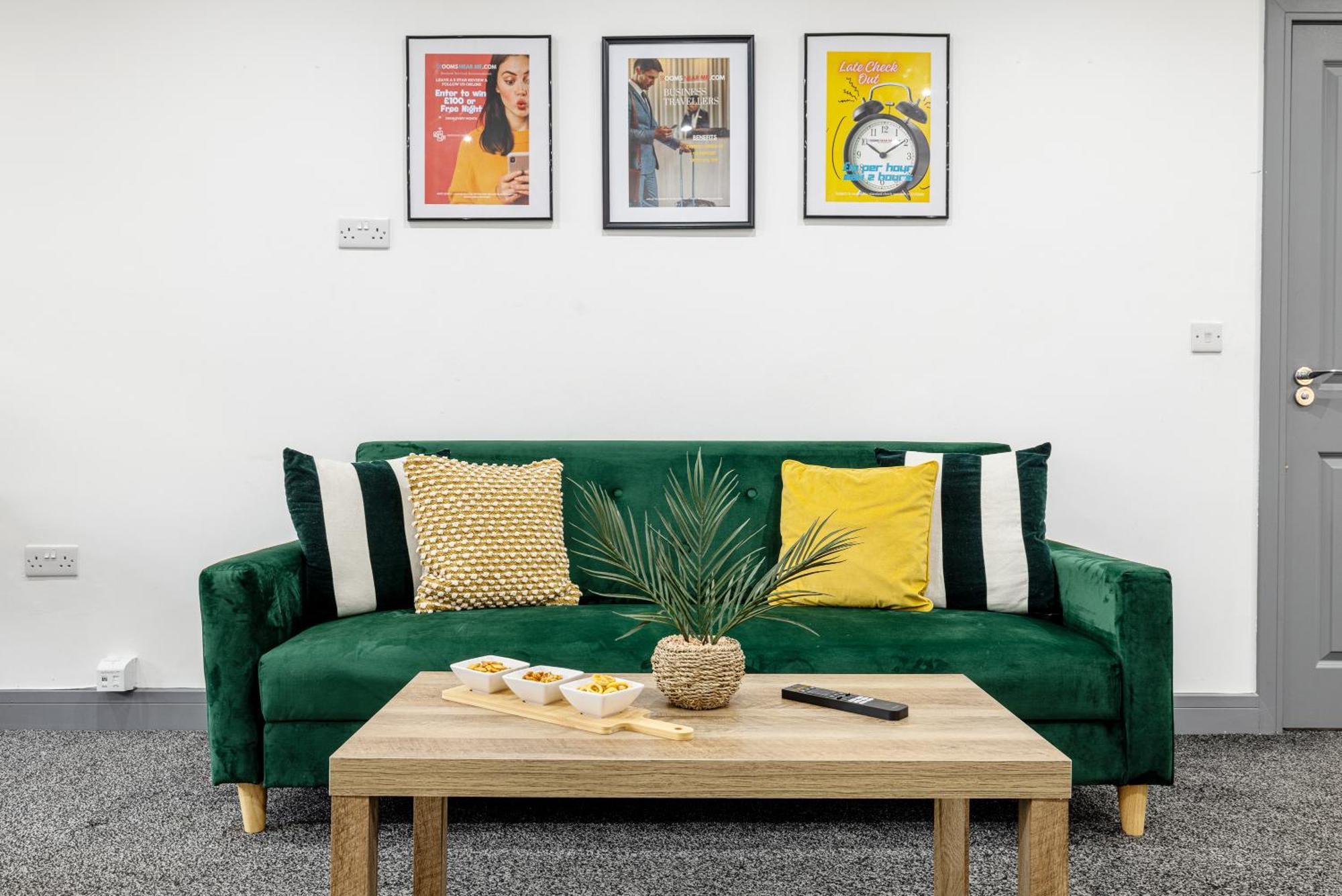 Rnm - Upgraded Business Stay For Travelling Contractors, All Amenities, Private Access Entire Place, Kitchen & Washroom, Smart Tv, Easy Access, Parking Nearby Cradley Heath Exterior foto
